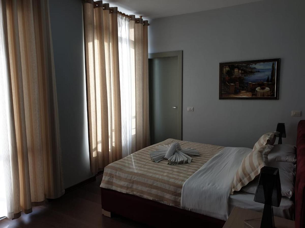 Perandor Beach Durrës Exterior foto